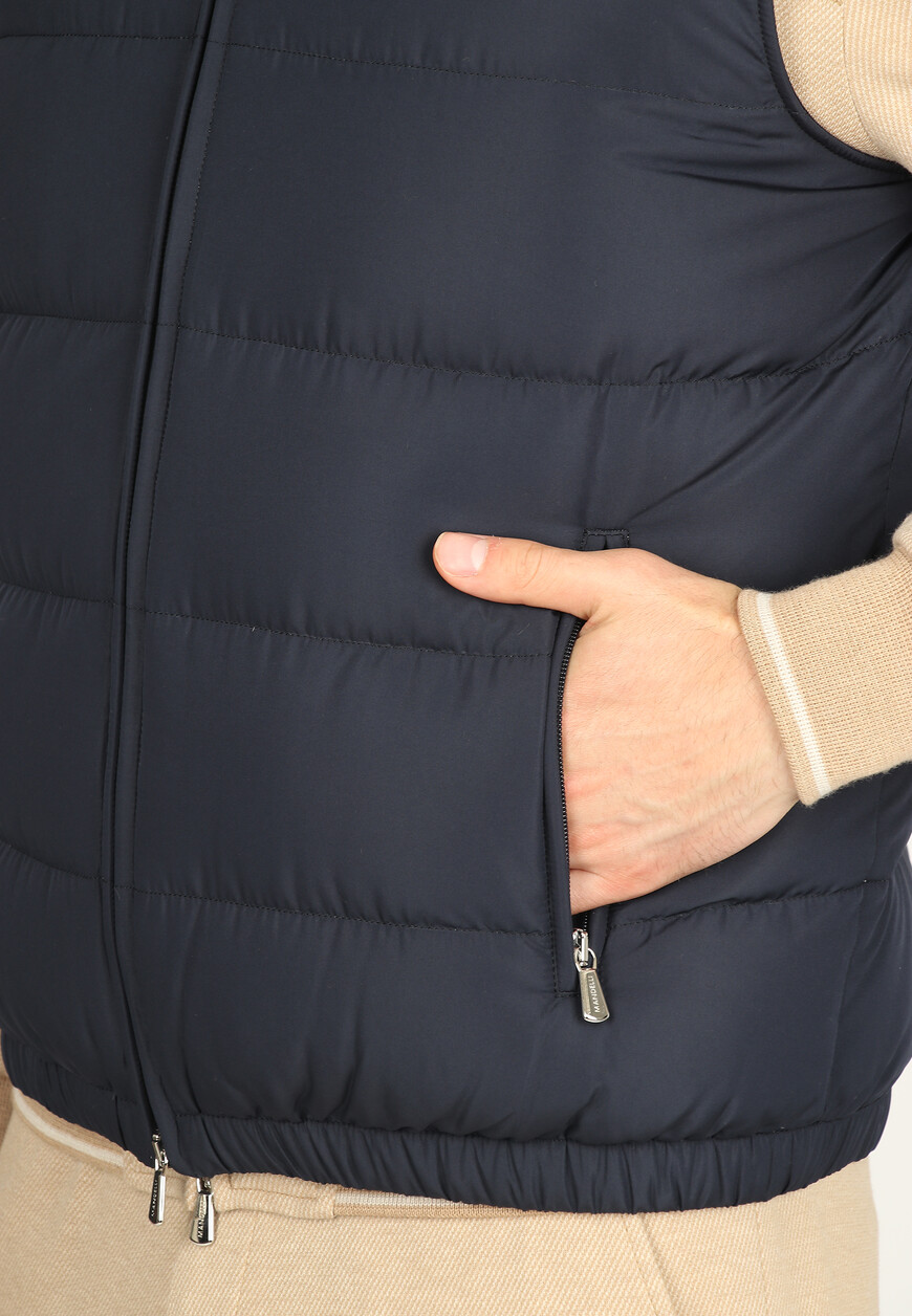 жилет  из проверенных материалов спереди