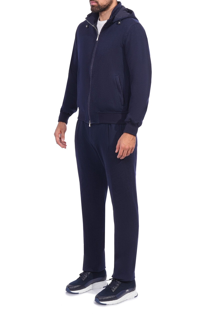 спортивный костюм  из италии вид сбоку