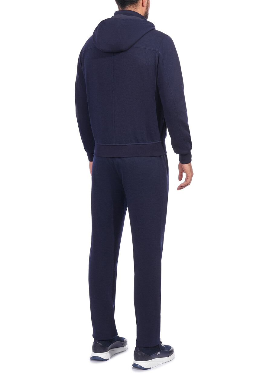 Товар синего цвета с внутренней стороны