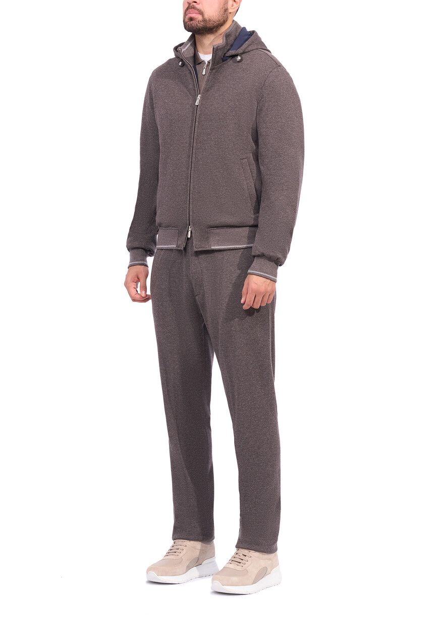 спортивный  из италии вид сбоку