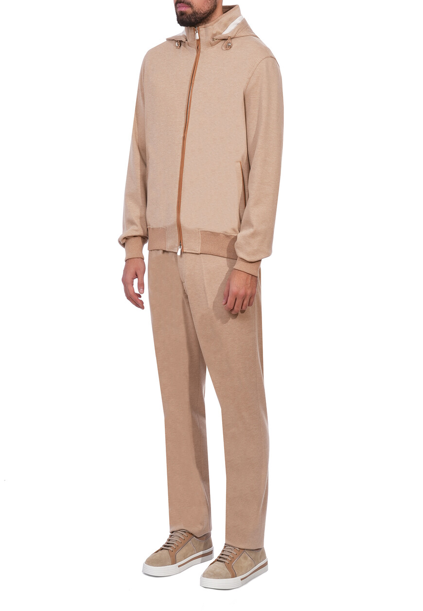 спортивный костюм  из италии вид сбоку