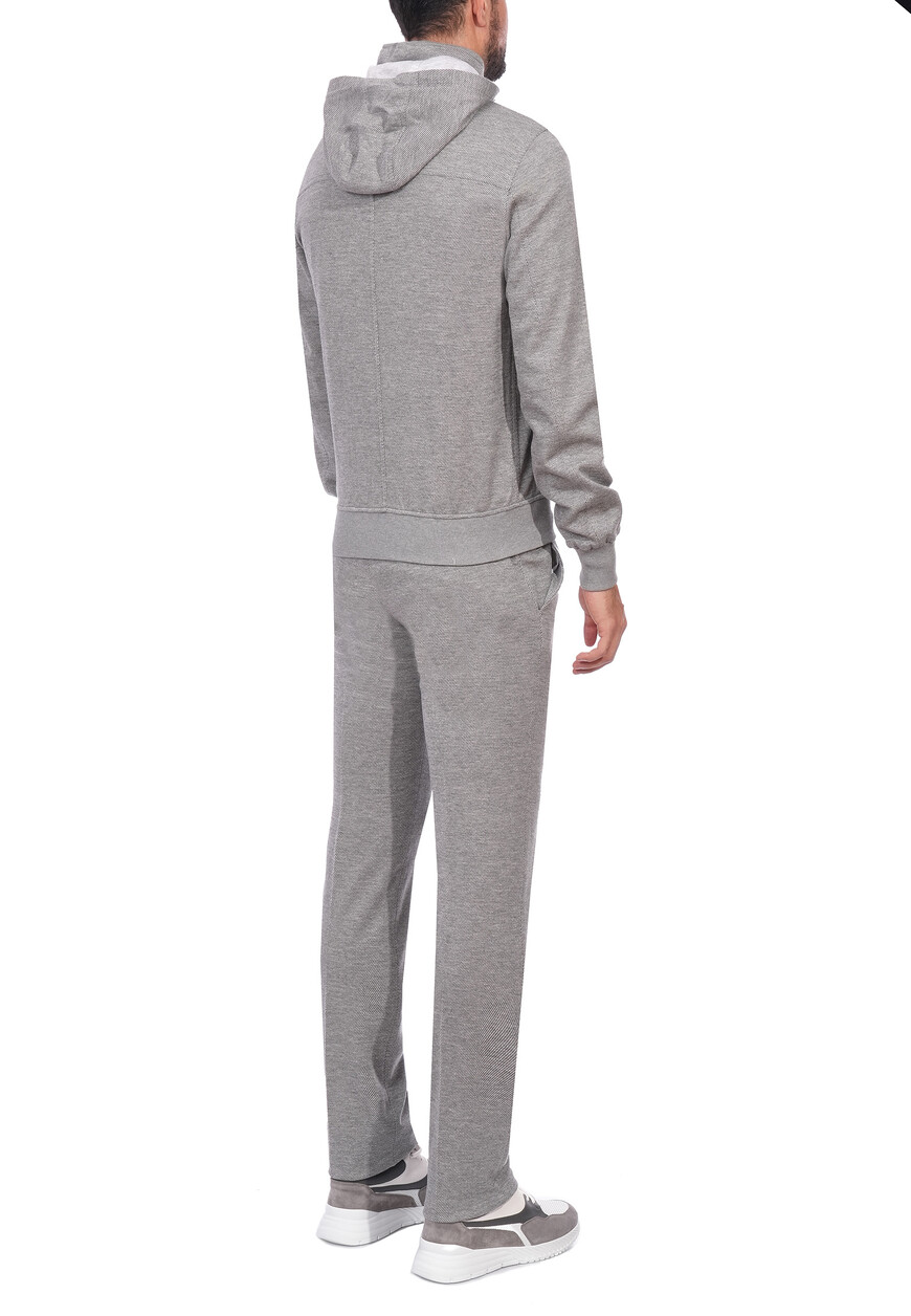 Товар серого цвета с внутренней стороны