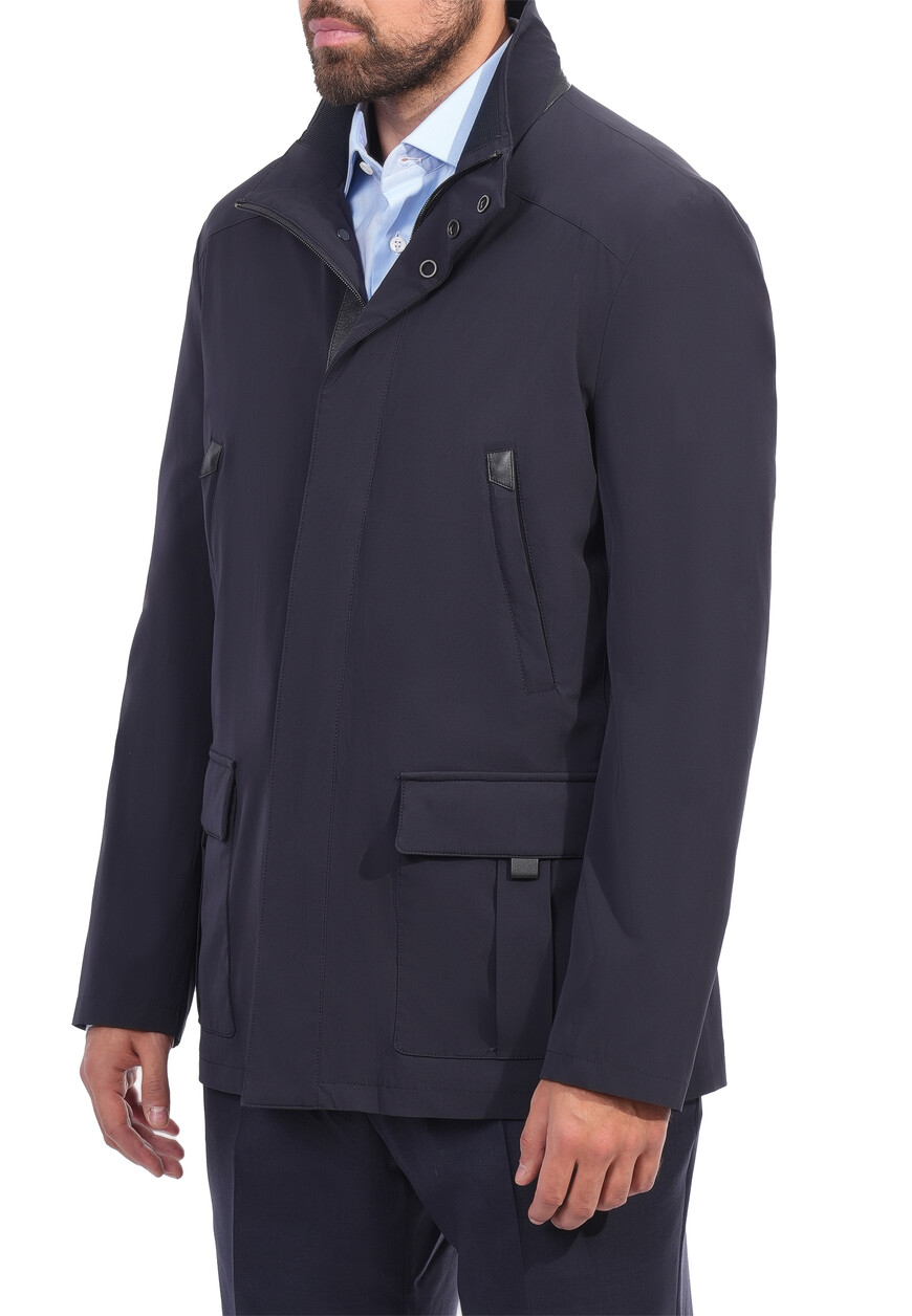 Товар синего цвета с внутренней стороны