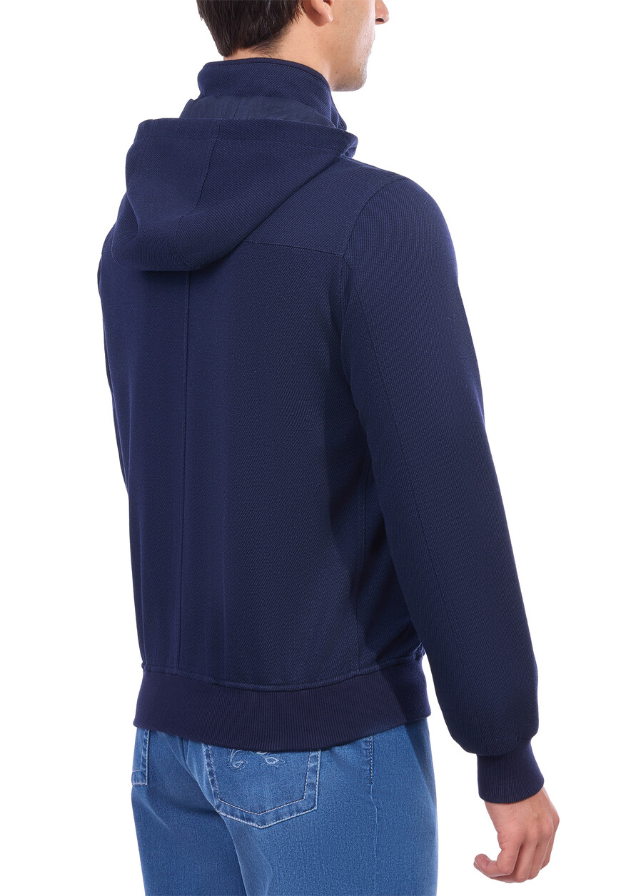 куртка  из проверенных материалов спереди