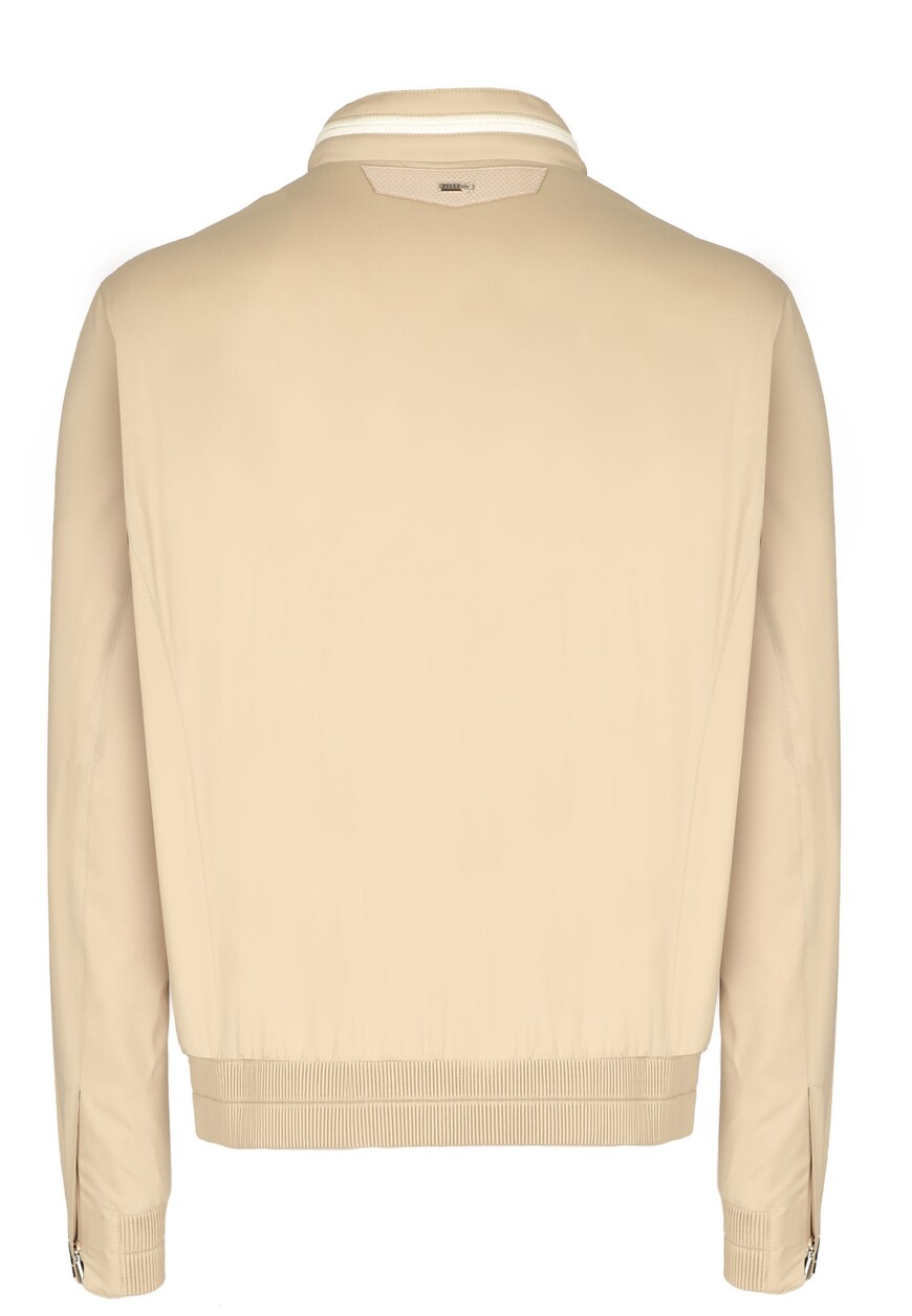 ветровка  от бренда zilli вид слева