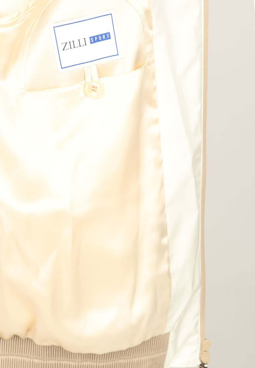 ветровка  из проверенных материалов спереди