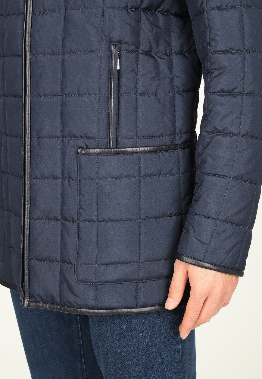куртка стеганная  из проверенных материалов спереди