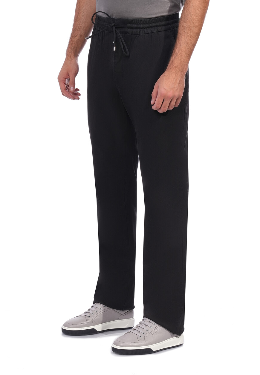 Товар черного цвета с внутренней стороны