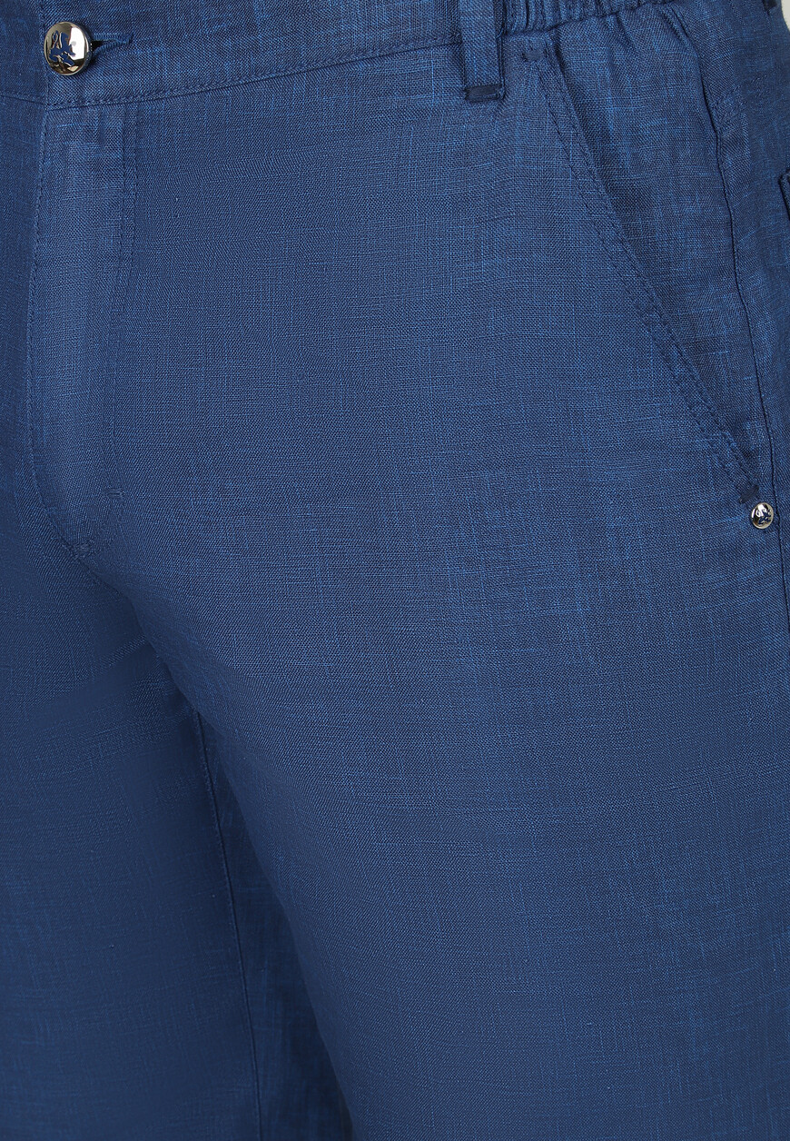 Товар синего цвета с внутренней стороны