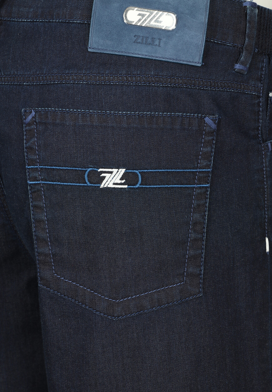 Товар синего цвета с внутренней стороны