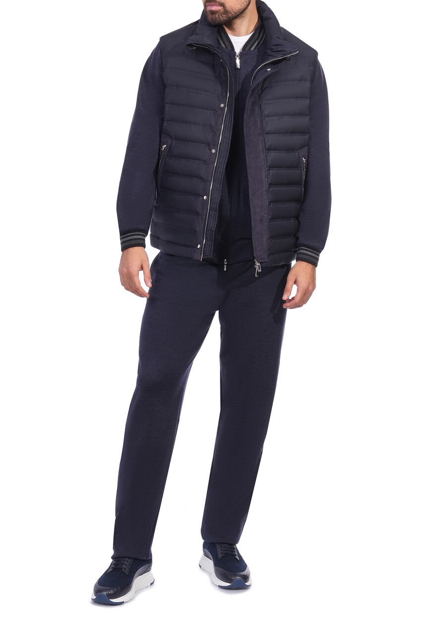 костюм спортивный  из италии вид сбоку