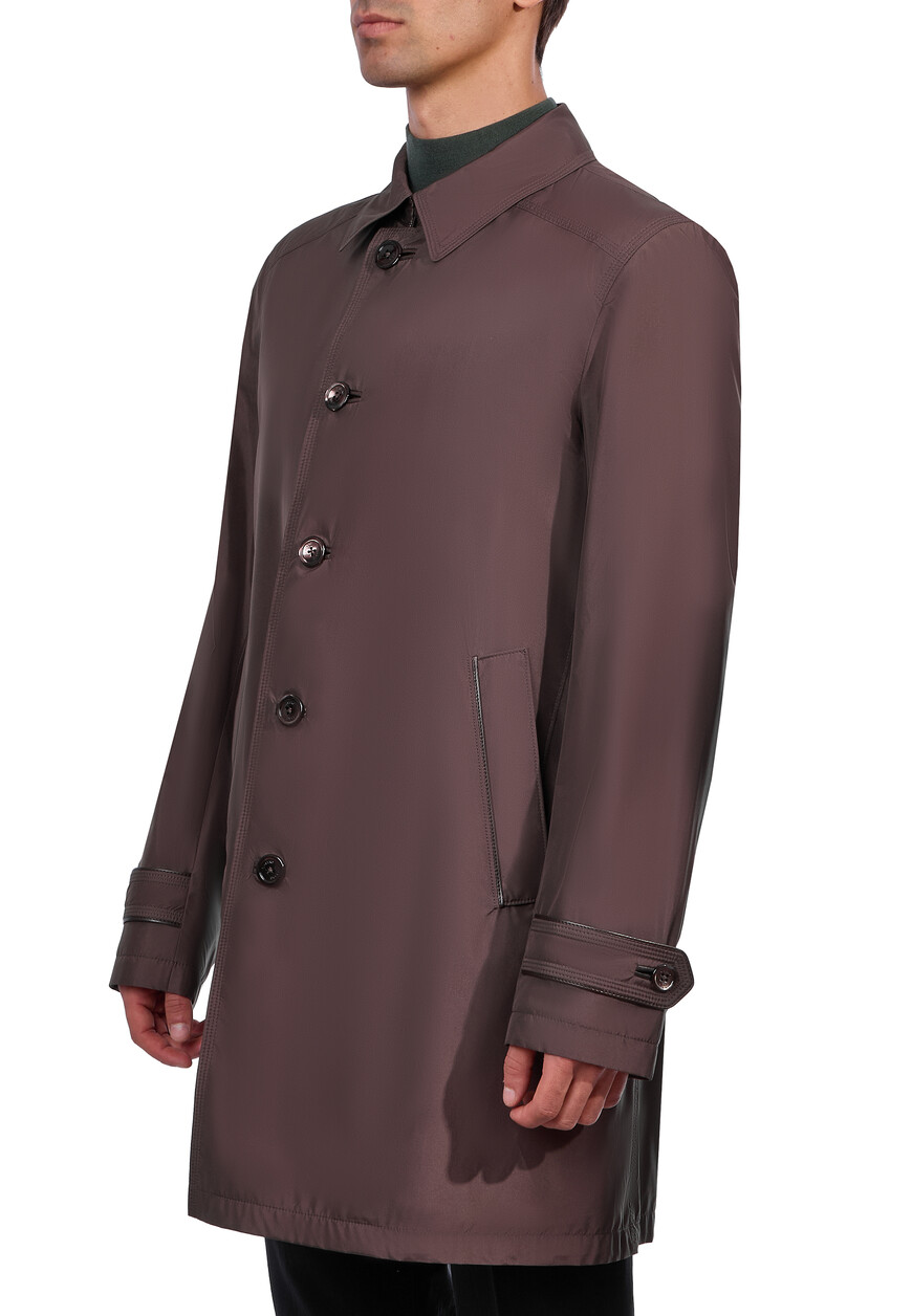 Товар коричневого цвета с внутренней стороны