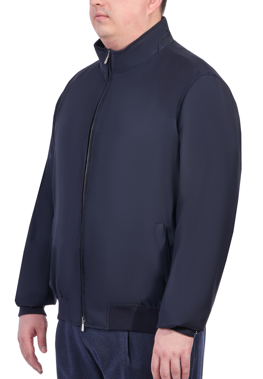 Товар синего цвета с внутренней стороны