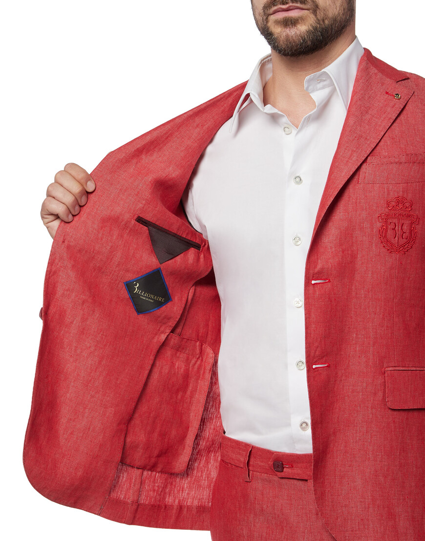 Товар красного цвета с внутренней стороны