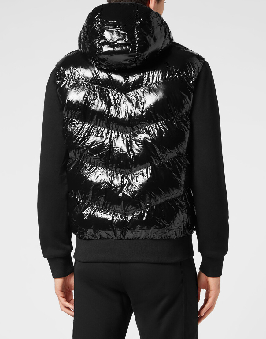 пуховик  из италии вид сбоку