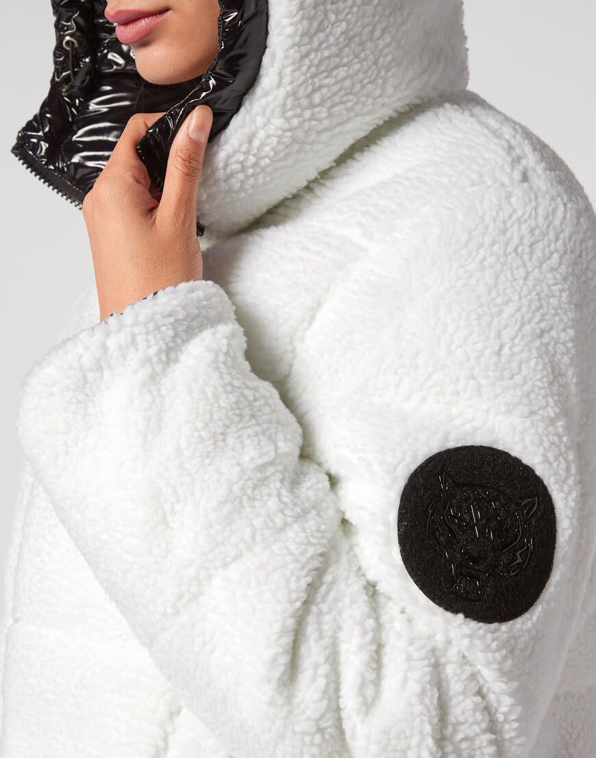 Продукция для женщин по распродаже