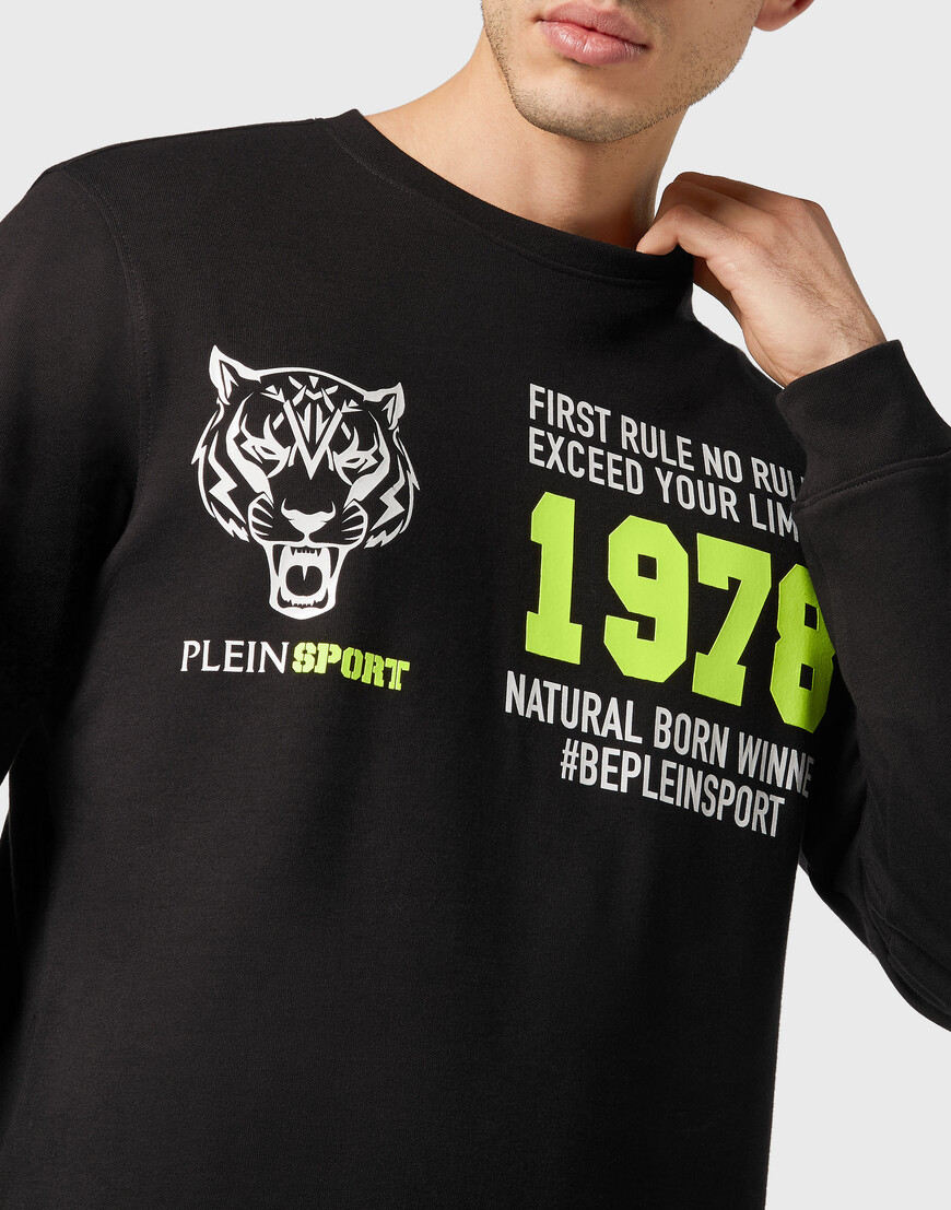 толстовка  из проверенных материалов спереди