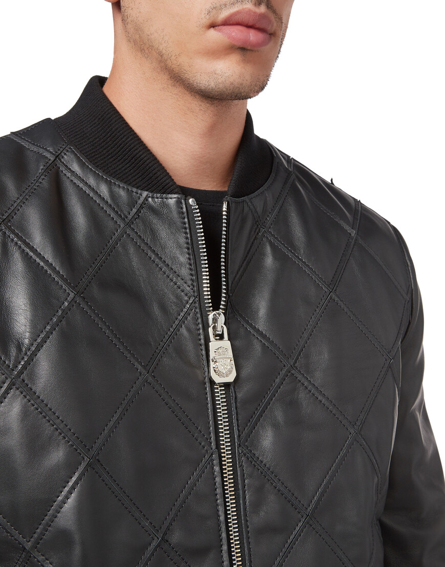 бомбер  из проверенных материалов спереди