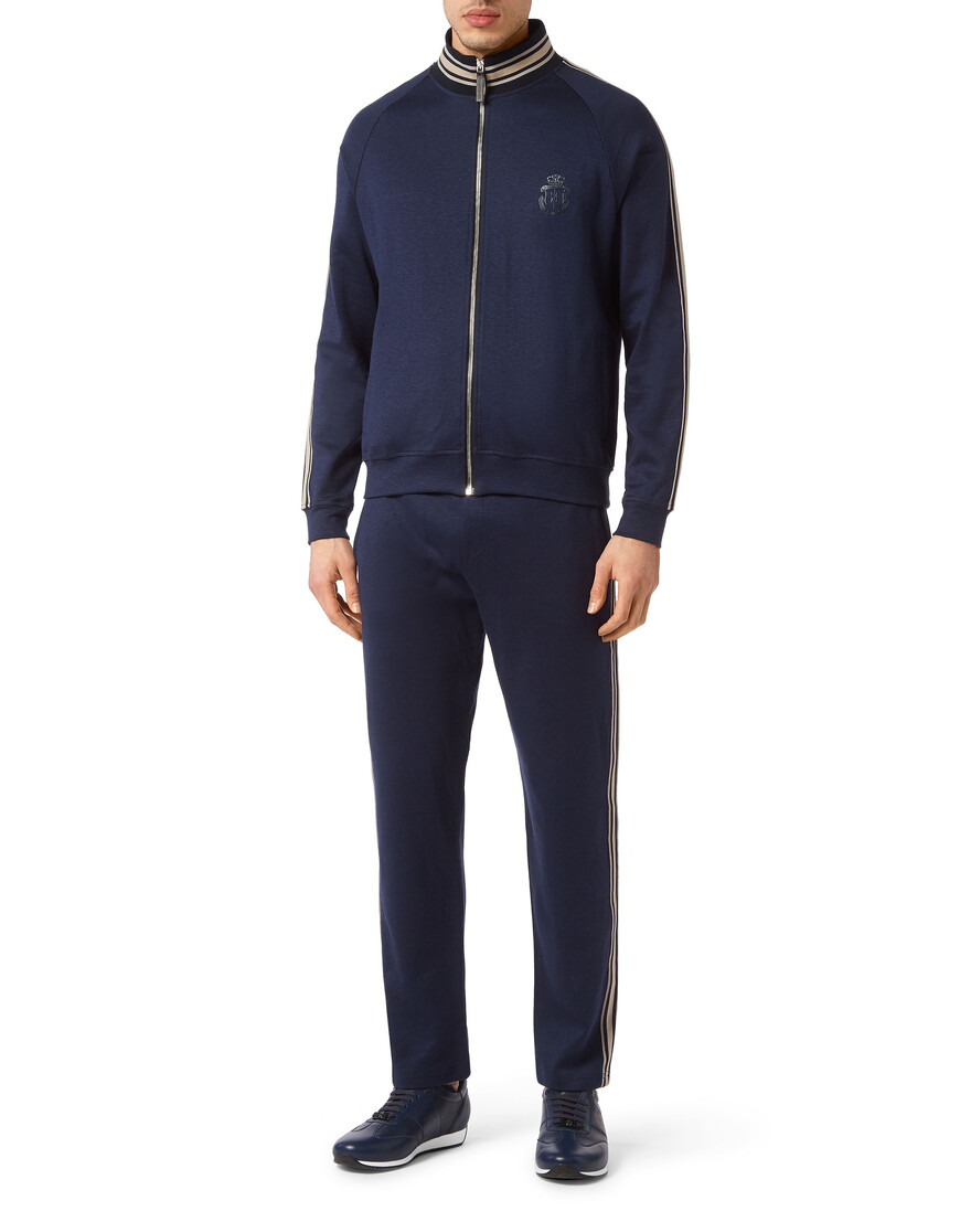 Товар синего цвета с внутренней стороны