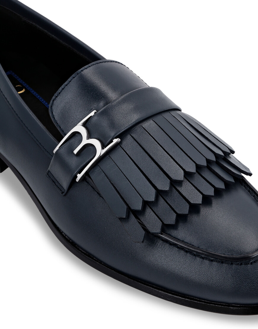 Товар синего цвета по низкой цене