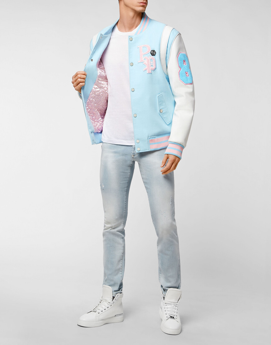 Товар голубого цвета с внутренней стороны