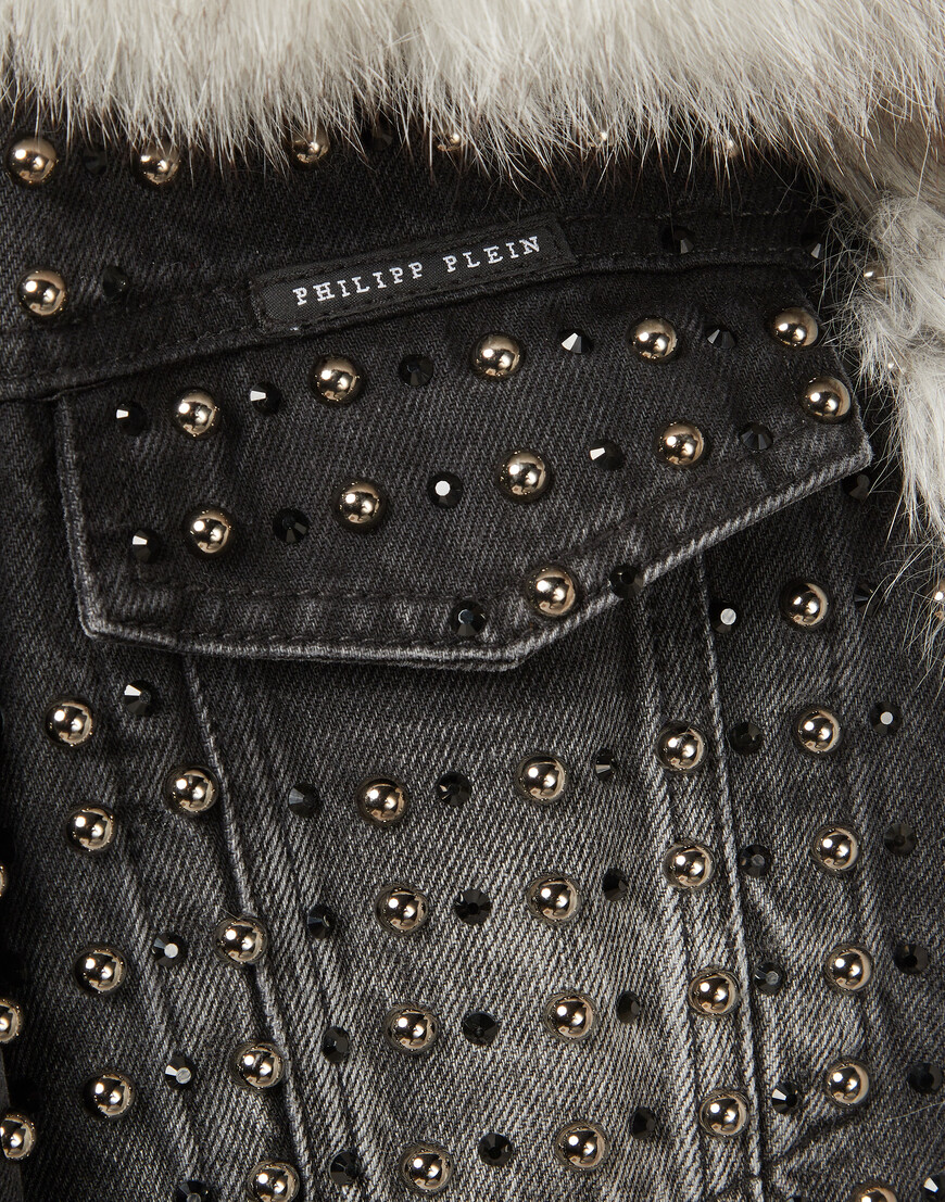 Продукция для женщин по распродаже