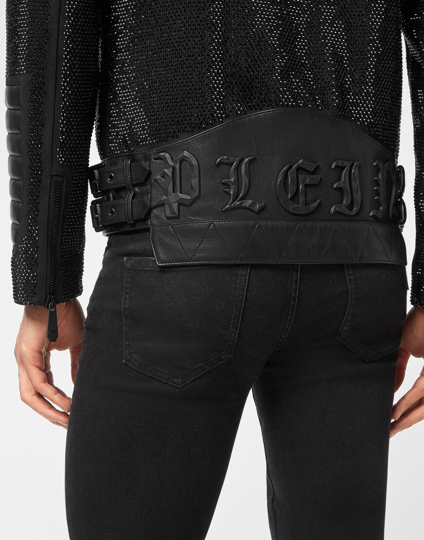 кожаная куртка  из проверенных материалов спереди