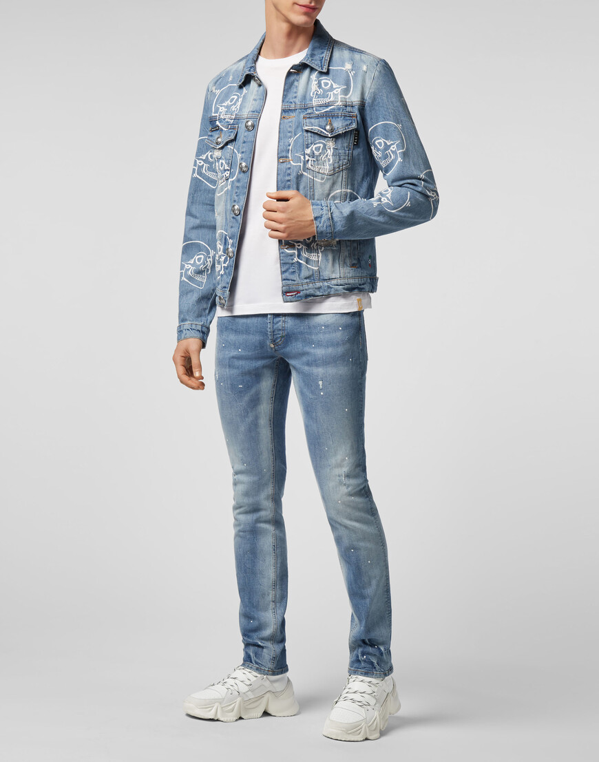 Товар голубого цвета с внутренней стороны