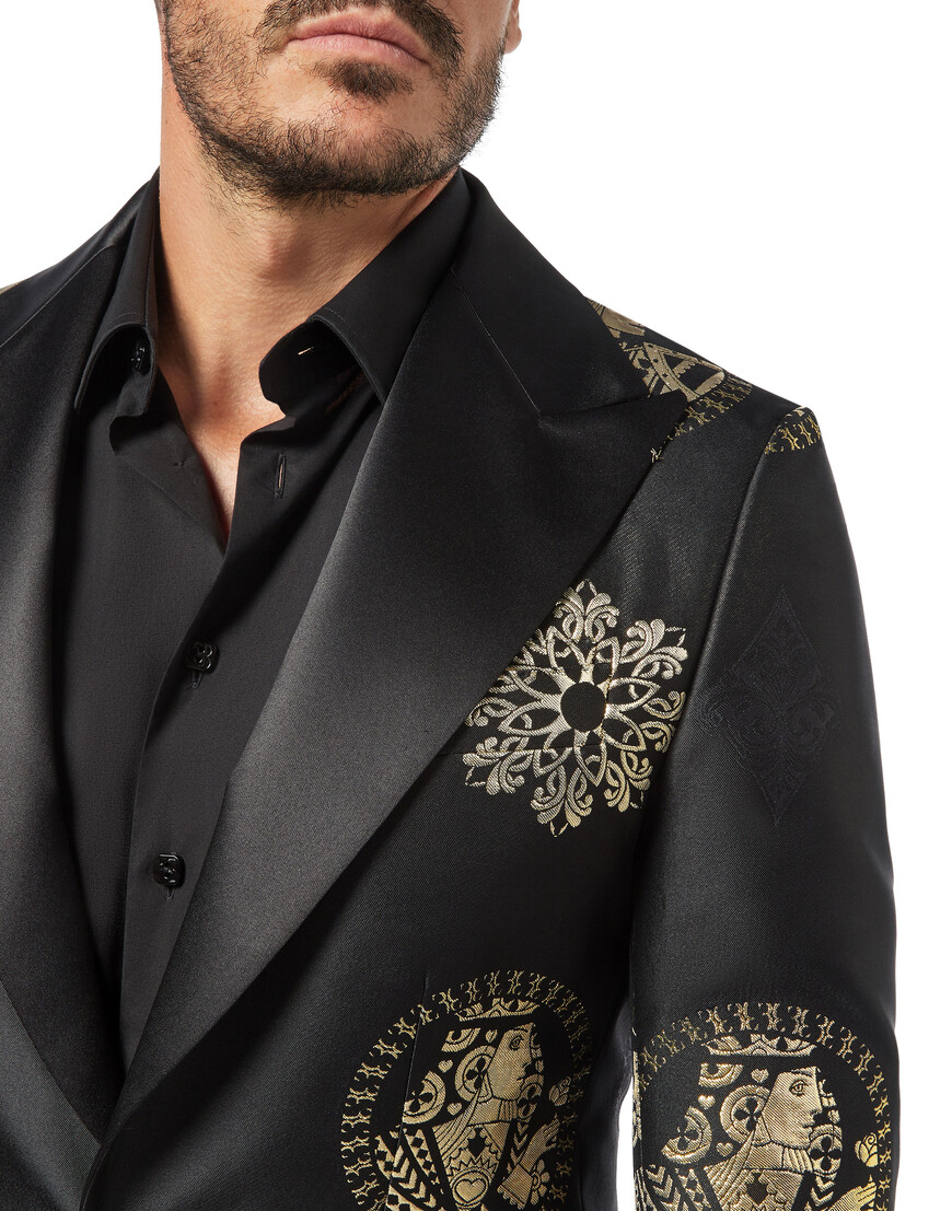 Товар черного цвета по низкой цене