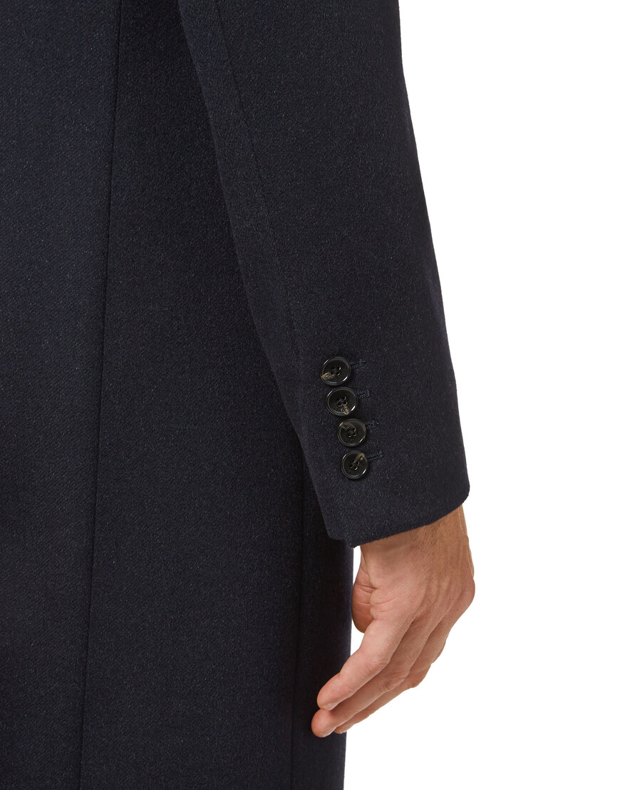 пальто  из проверенных материалов спереди