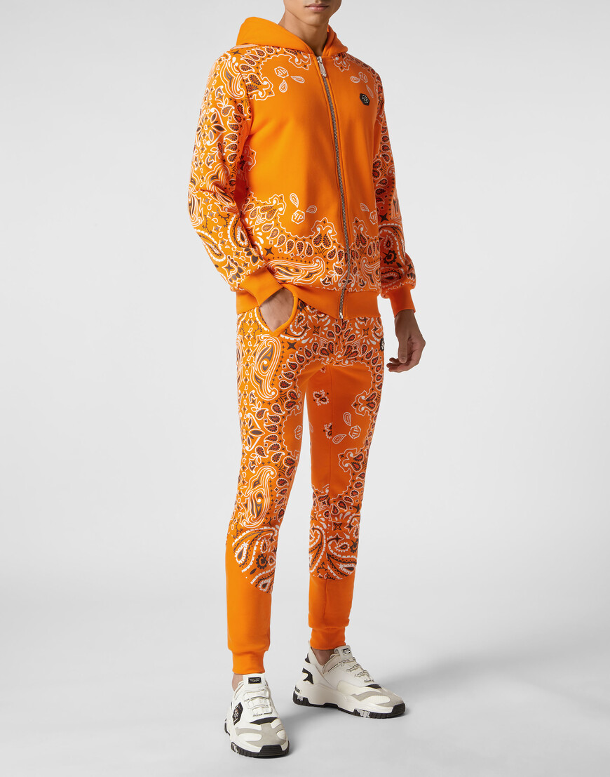 Товар оранжевого цвета с внутренней стороны