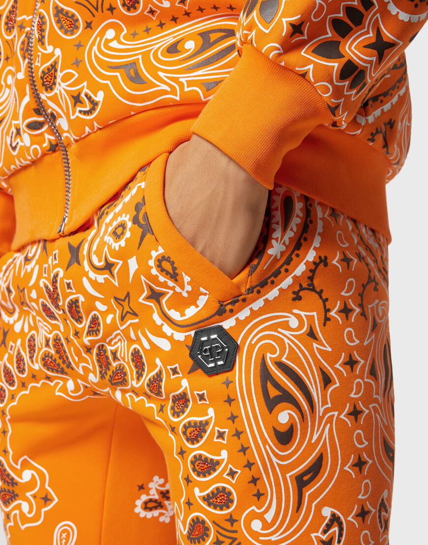 костюм  из проверенных материалов спереди