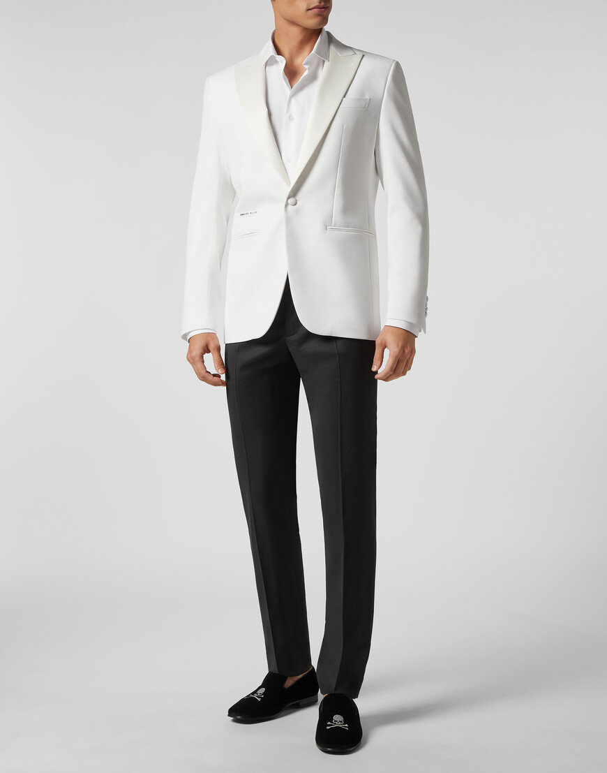 Товар белого цвета с внутренней стороны