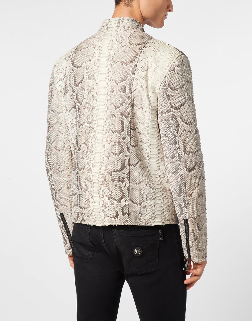 кожаная куртка  из америки вид сбоку