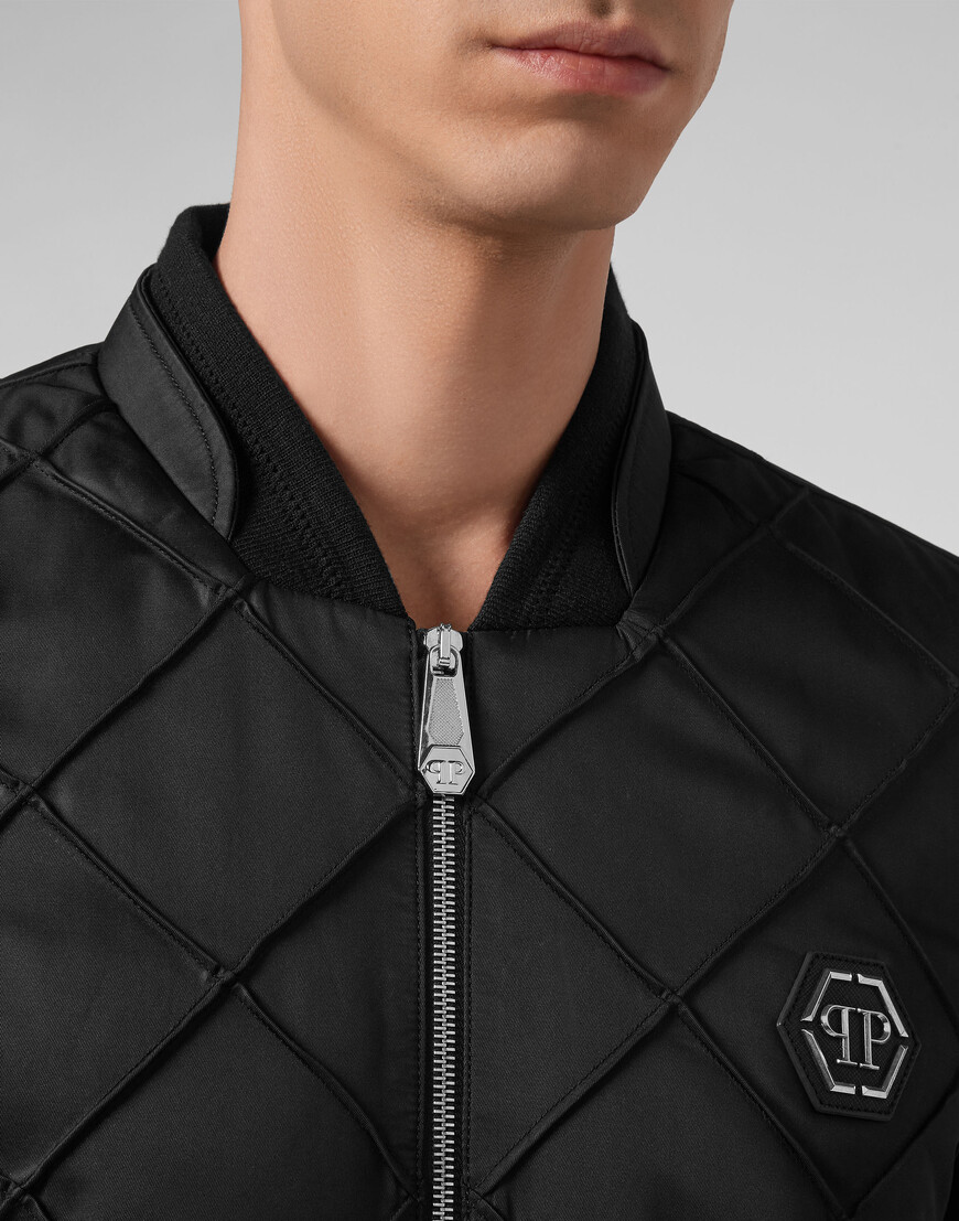 бомбер  из проверенных материалов спереди