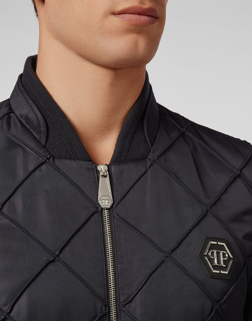 бомбер  из проверенных материалов спереди