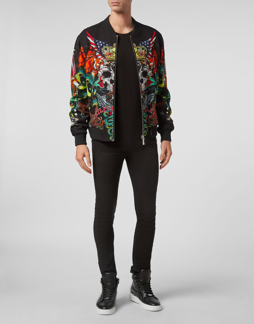 Товар черного цвета с внутренней стороны