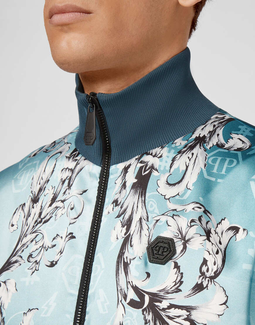 костюм спортивный  из проверенных материалов спереди