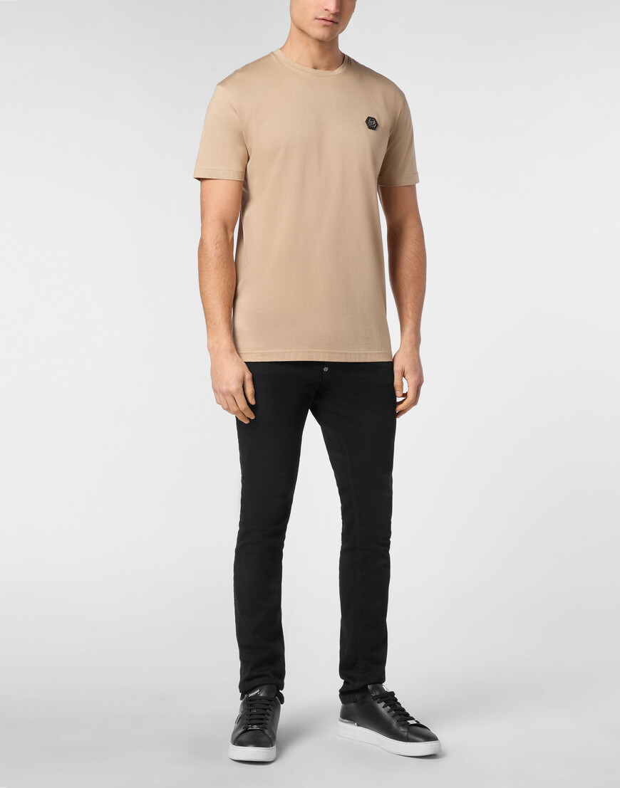 Товар бежевого цвета по низкой цене