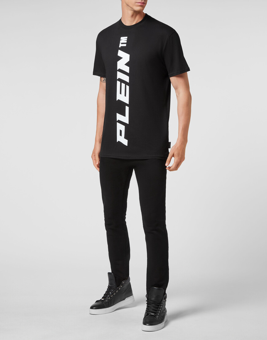 Товар черного цвета по низкой цене