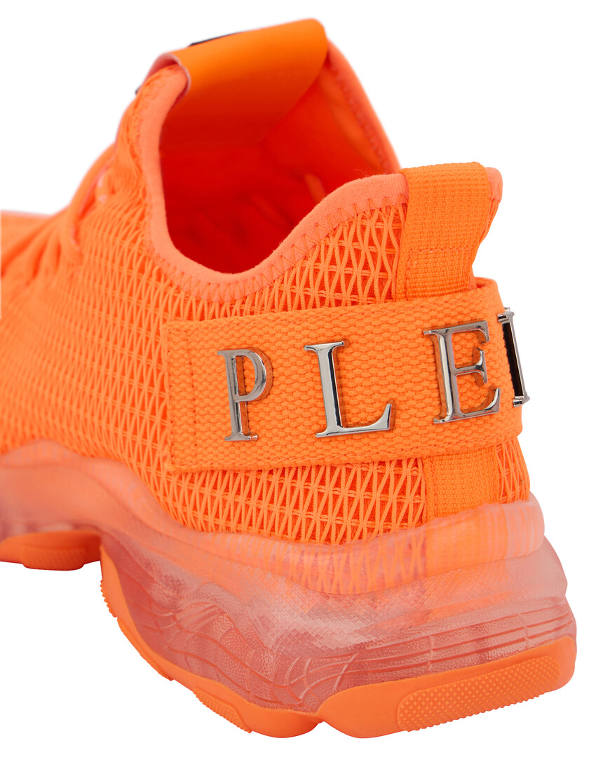 кроссовки  UACS-USC0077-PTE003N_86 на официальном сайте