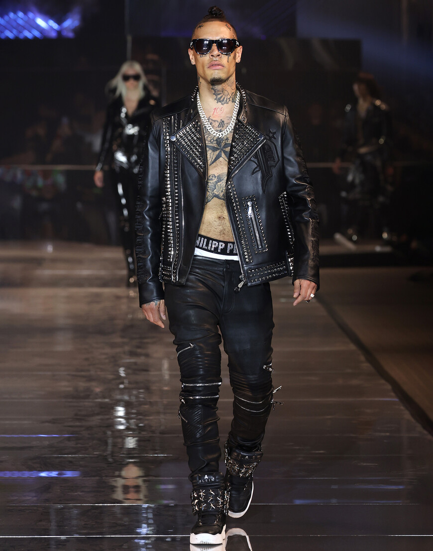 кожаная куртка  универсального стиля с лицевой стороны