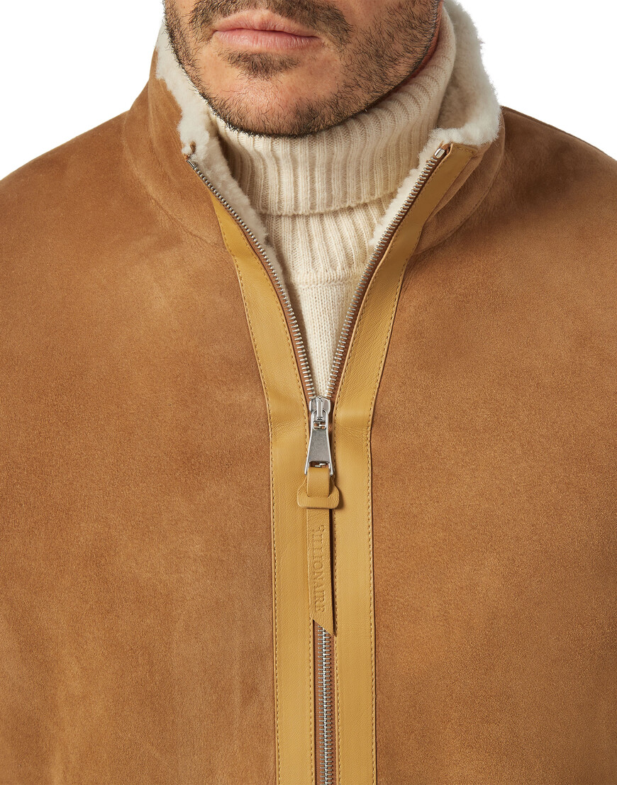 кожаная куртка  из проверенных материалов спереди