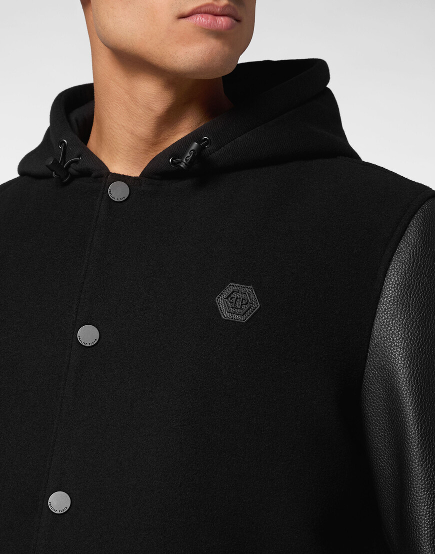 куртка  из проверенных материалов спереди