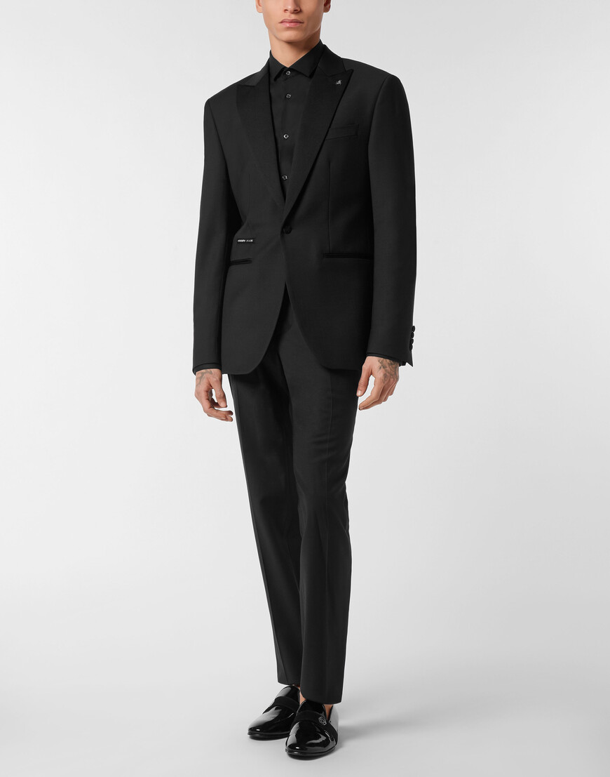 Товар черного цвета с внутренней стороны