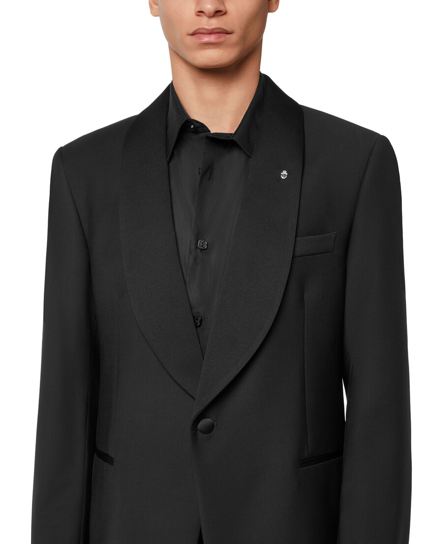 Товар черного цвета с внутренней стороны