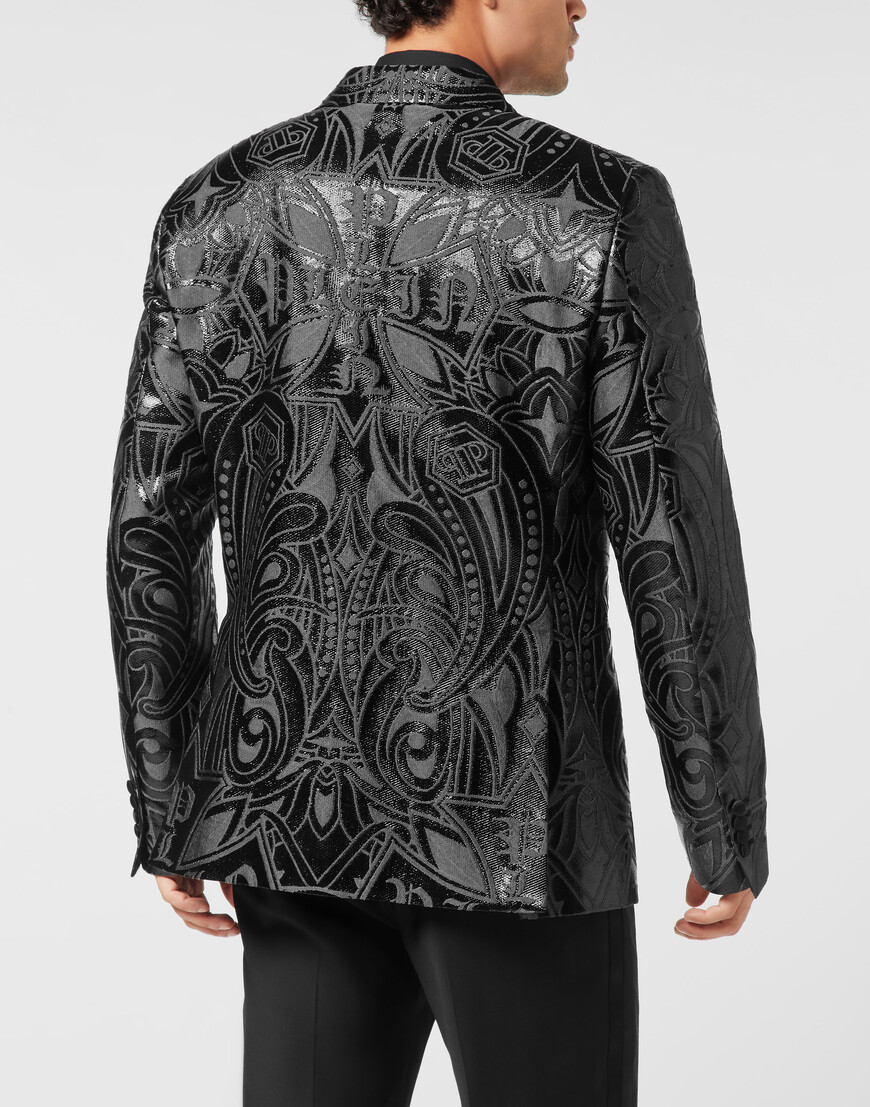 Товар черного цвета с внутренней стороны