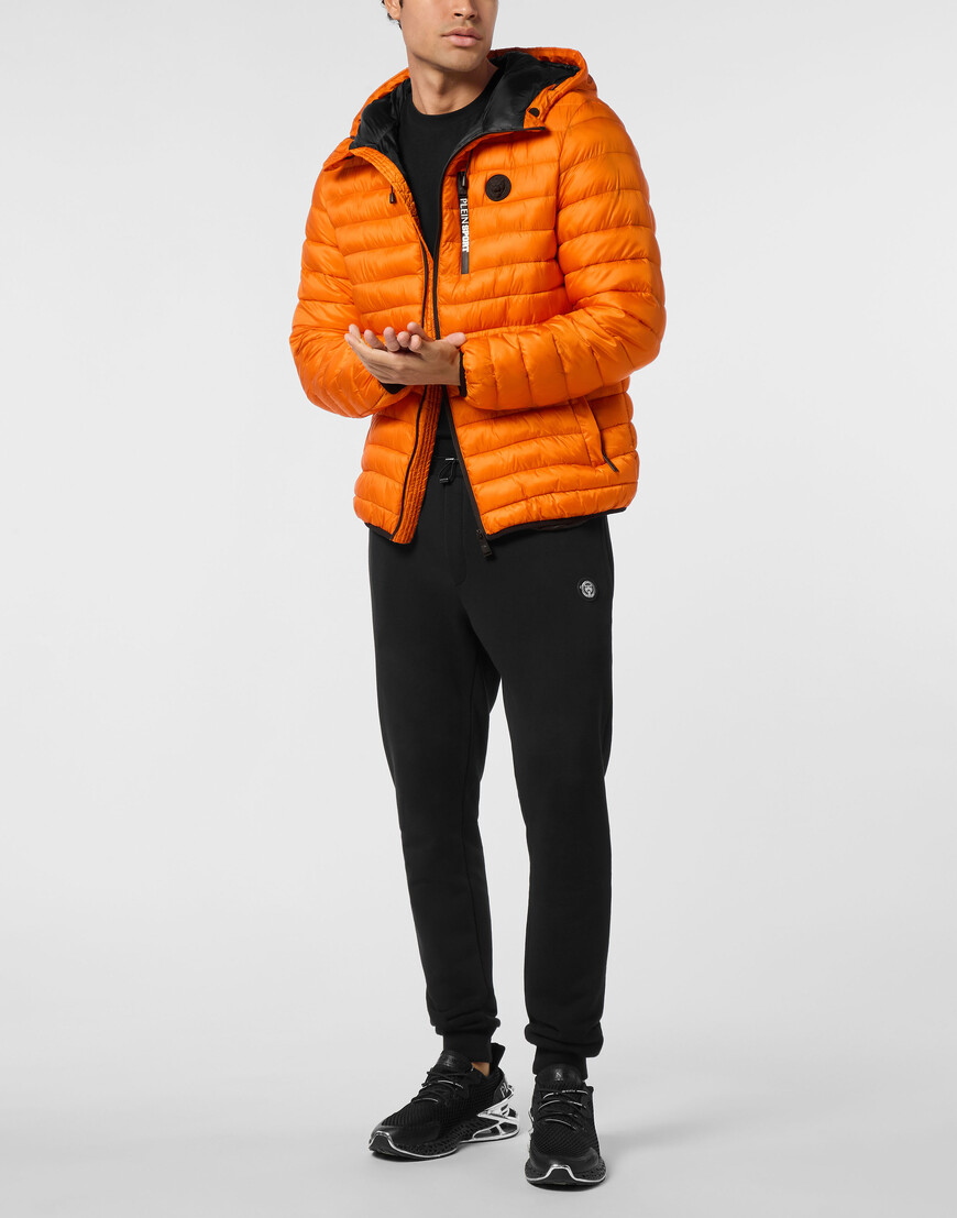 Товар оранжевого цвета с внутренней стороны