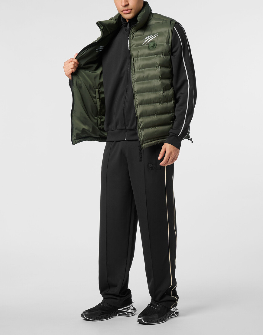 Товар серого цвета с внутренней стороны