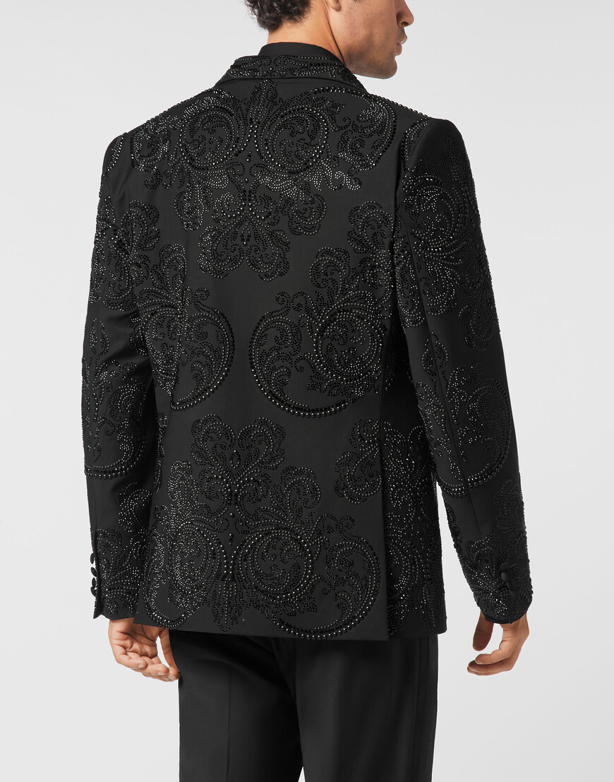 Товар черного цвета с внутренней стороны